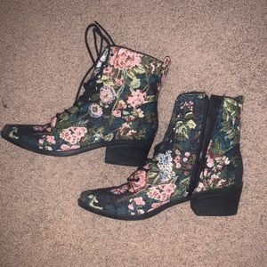 Size 8 Floral Combat Boots